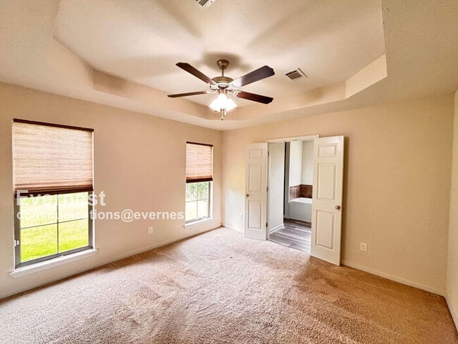 Building Photo - Beautiful 3-Bedroom Home with Modern Ameni...