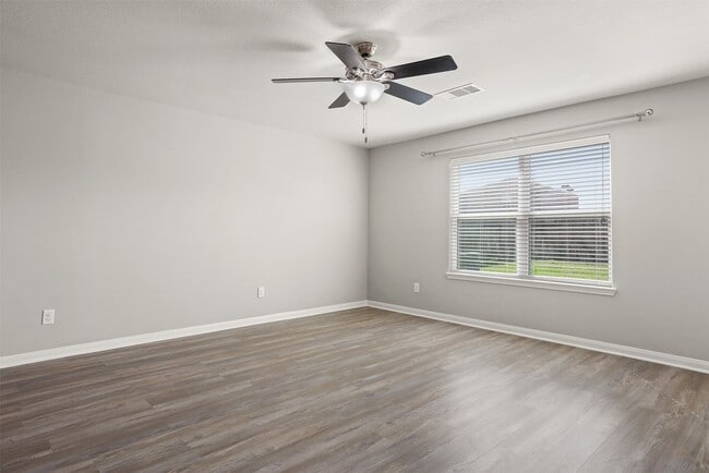 Building Photo - 12201 Seacrest Ln