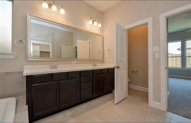 Building Photo - 427 Micaela Meadows Ct