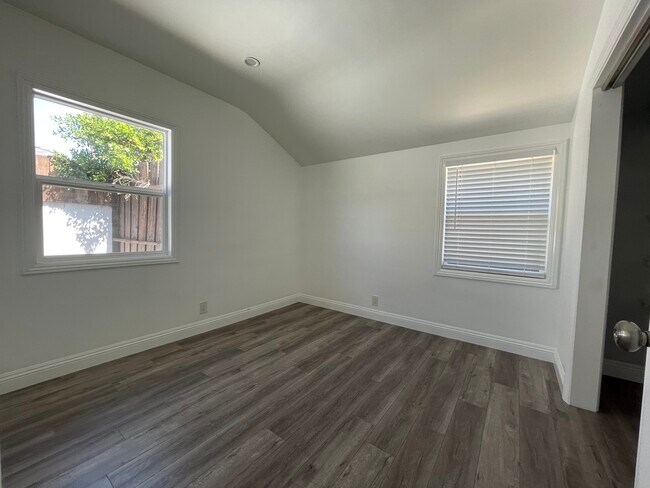 1st bedroom - 7811 Paso Robles Ave