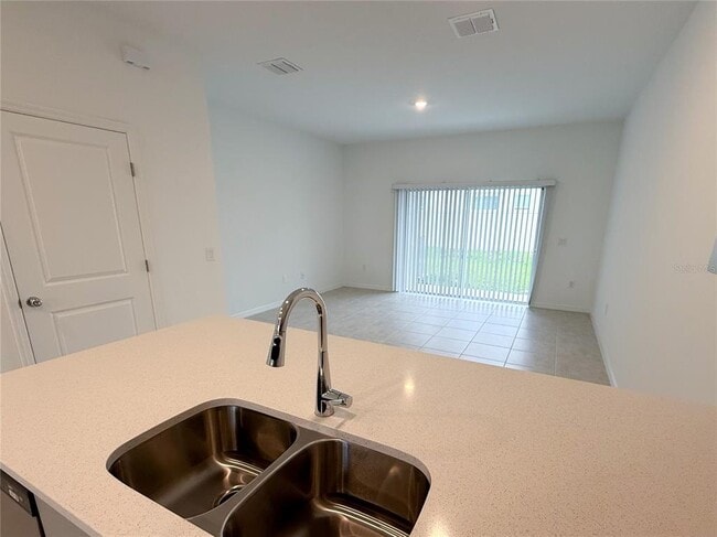Building Photo - 3102 Skyline Lp