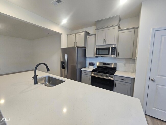 Building Photo - 66 Bloodroot St