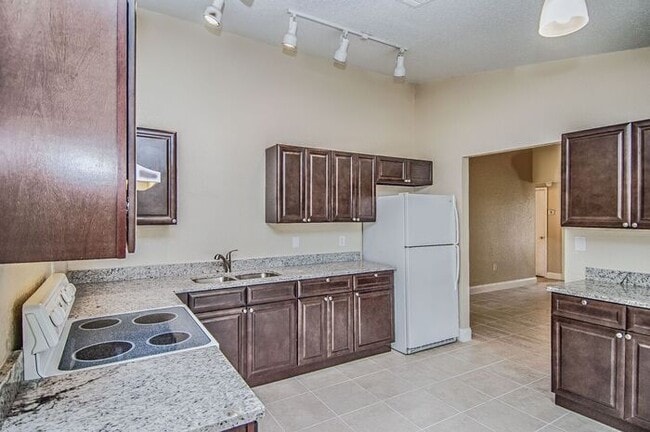 Building Photo - 6553 Shepherd Oaks St