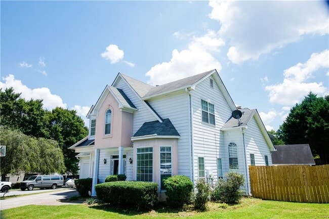 Building Photo - 4130 Wildridge Dr
