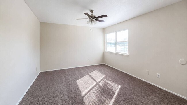 Building Photo - 1224 Westway Cir