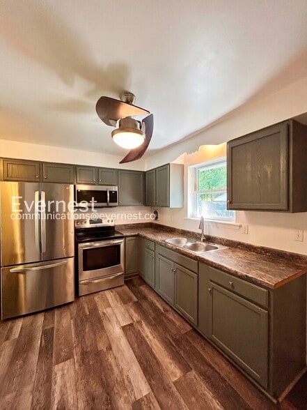Building Photo - 10813 Bluebell Dr
