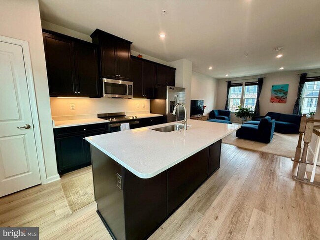 Building Photo - 70 Caswell Dr