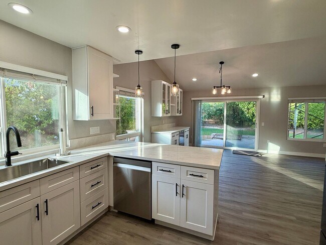 Building Photo - Remodeled Ranch Style Home in the Rancho P...