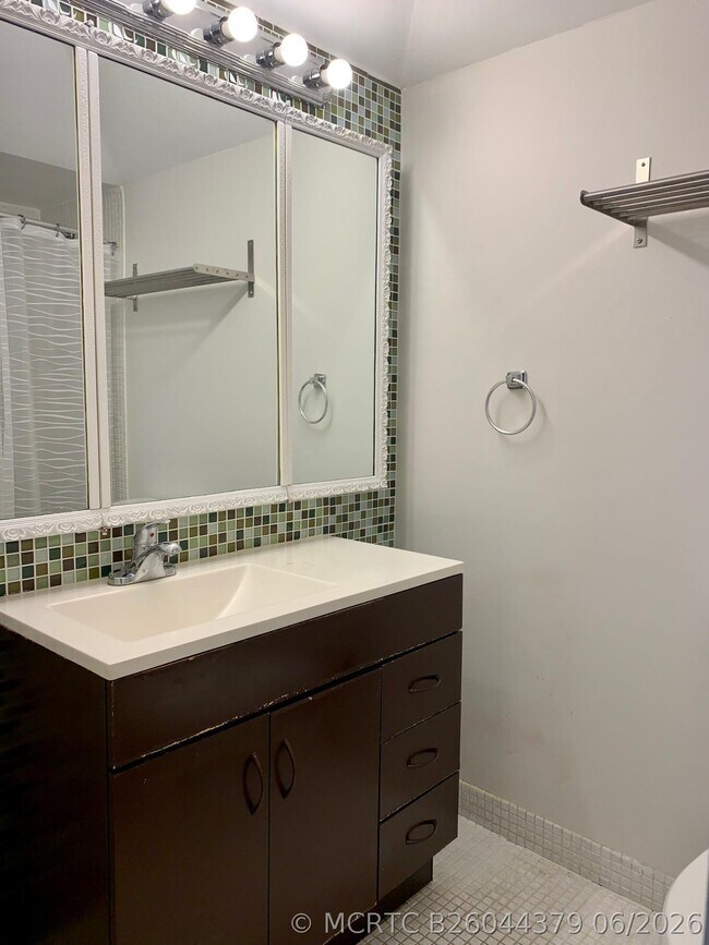 Building Photo - 2500 Fiore Way