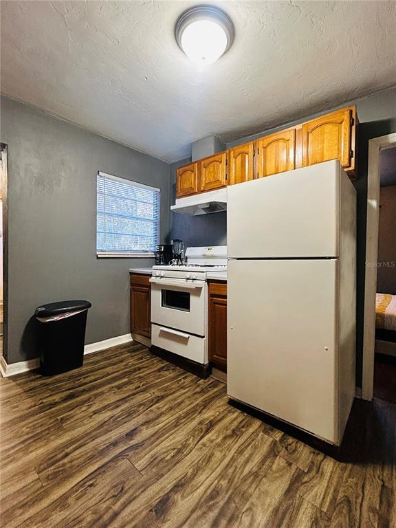 Building Photo - 1027 SE 5th Ave