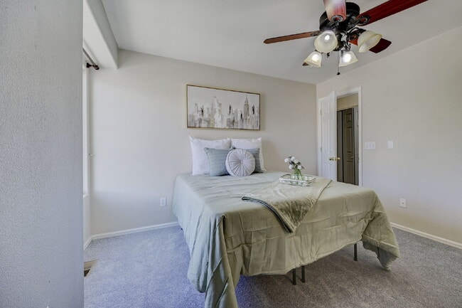 Building Photo - Charming 2-Story Home with Fireplace, Gara...