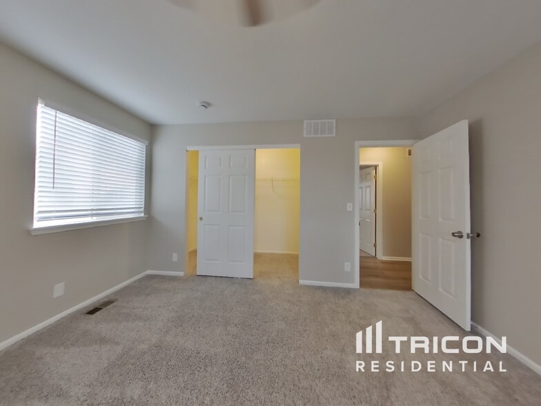 Building Photo - 9638 Lansing Cir