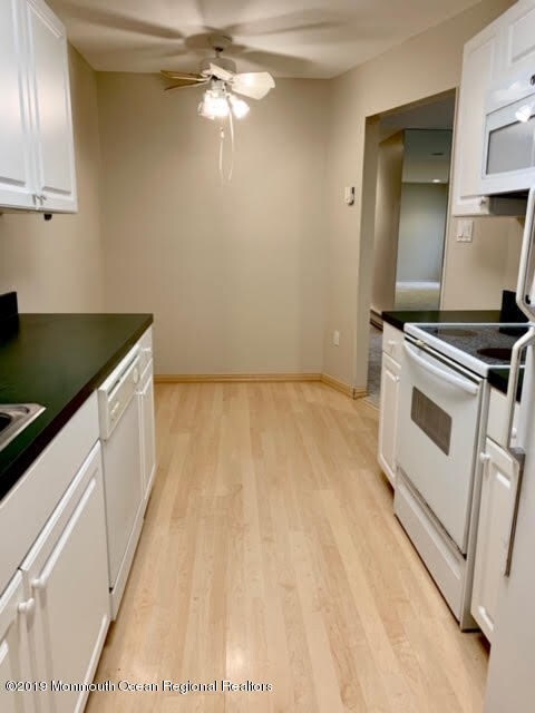 Building Photo - 122 Amberly Dr