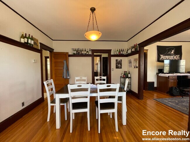 Building Photo - 56 Hobson St