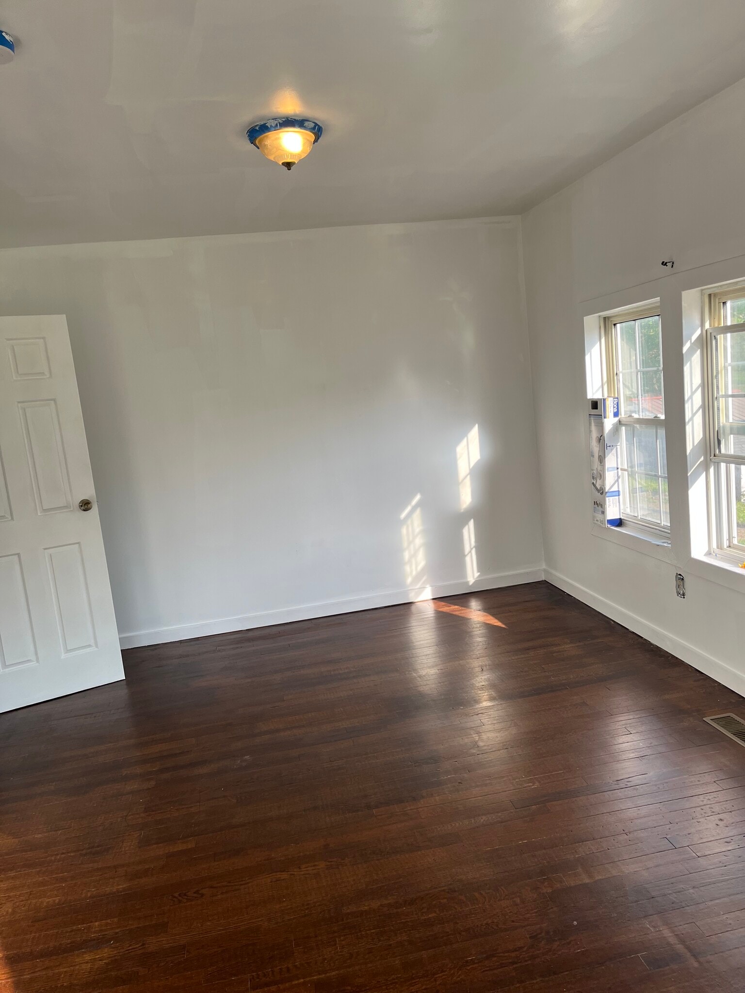 Building Photo - 132 Deck St