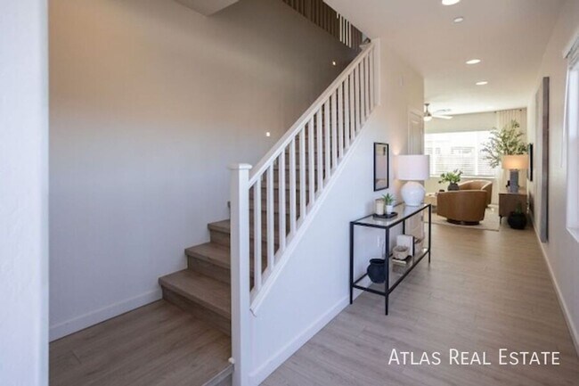 Building Photo - 2369 N 79th Pl
