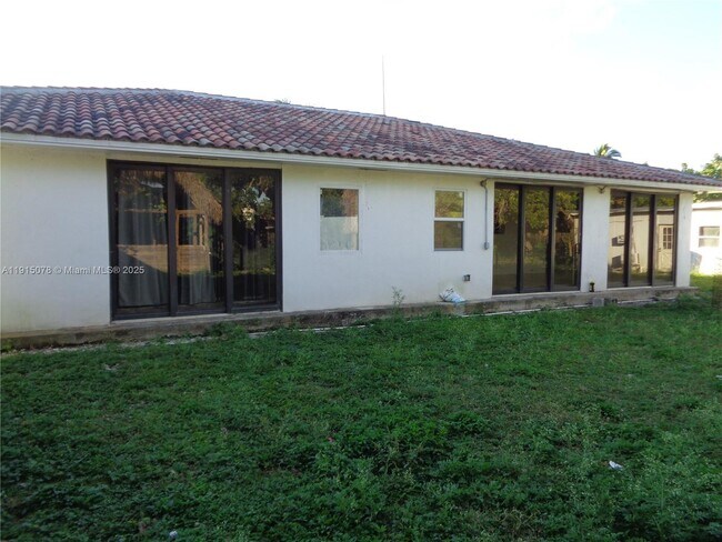 Building Photo - 32970 SW 210th Ave