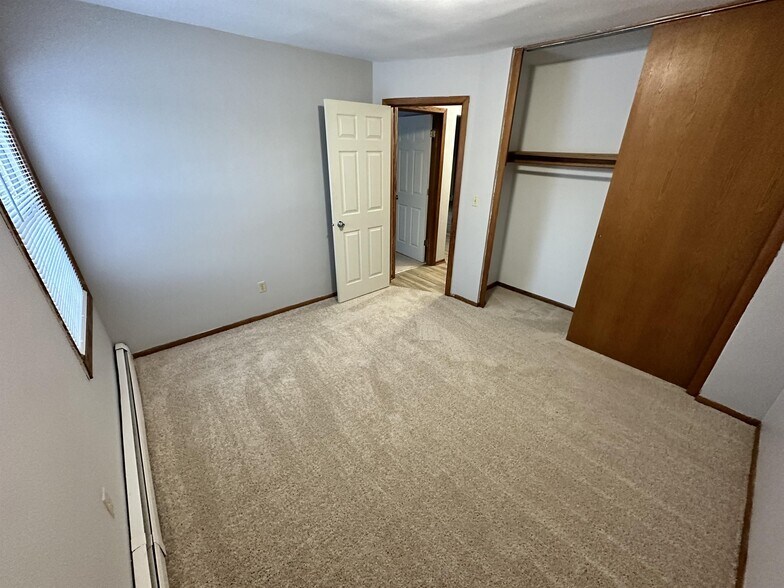 Building Photo - 236 Walworth St