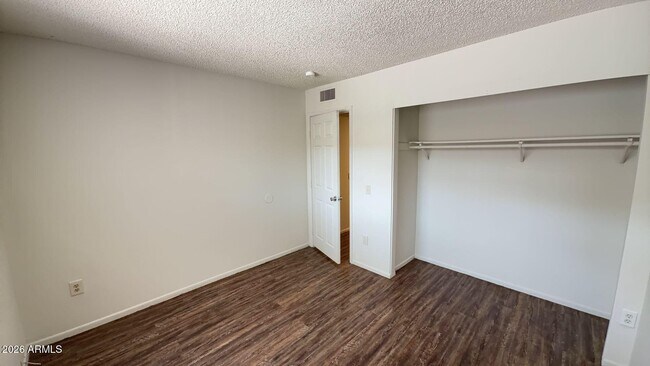 Building Photo - 4418 N 53rd Ln