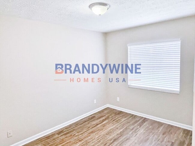 Building Photo - Happy New Year! Move in by 2/15 and get Ma...