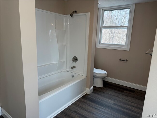 Building Photo - 156 Oswego St