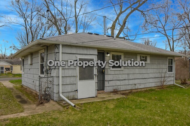 Building Photo - 5248 E 11th Pl
