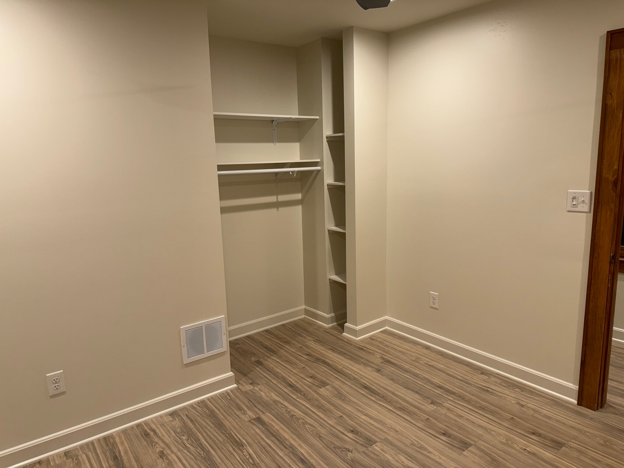 Building Photo - 1612 N Star Ave