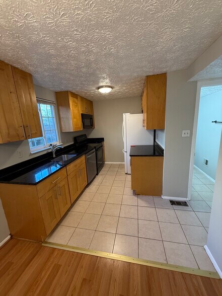 Building Photo - 3415 Castle Way