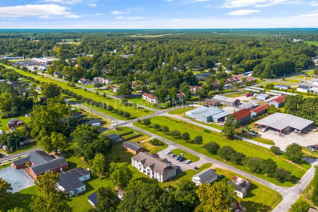 Building Photo - 406 N Dickerson St