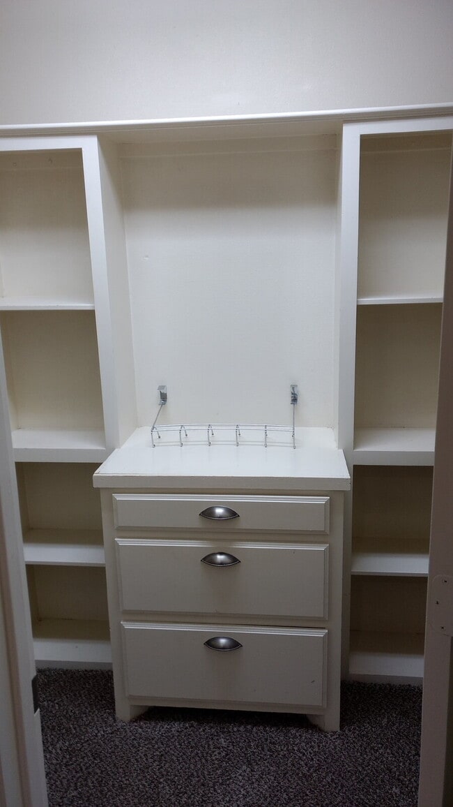 Building Photo - 3/2/2 open space concept in Tech Terrace.Large backyard