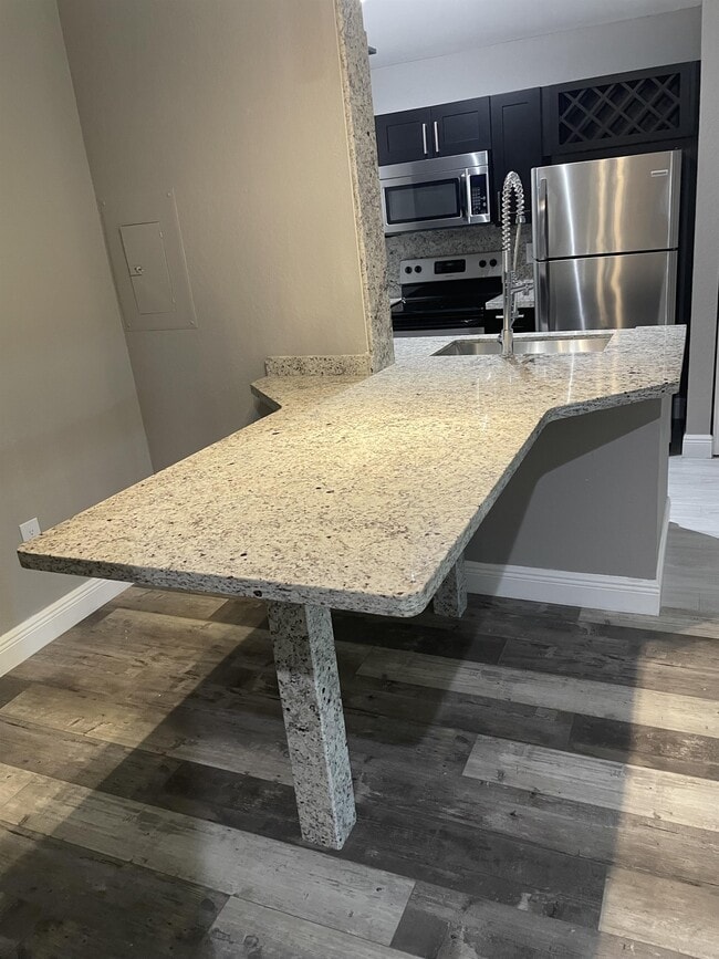 Building Photo - 2820 N Oakland Forest Dr