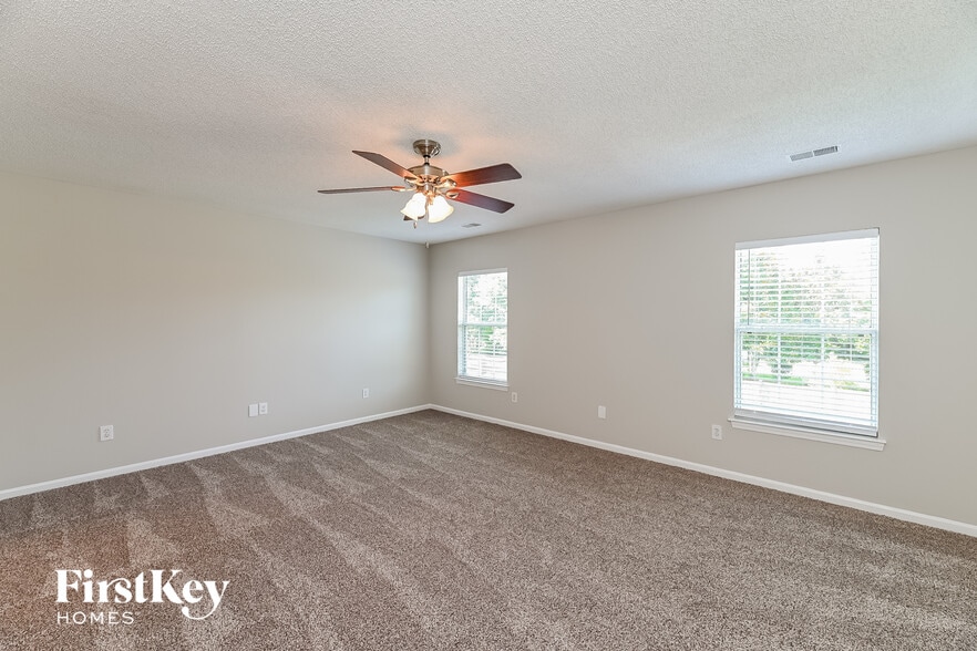 Building Photo - 2024 Clipstone Dr