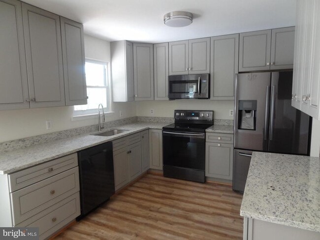 Building Photo - 1627 Severn Run Ct