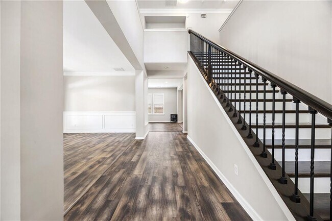 Building Photo - 4381 Challedon Dr