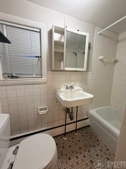 Building Photo - 9 Elmer St