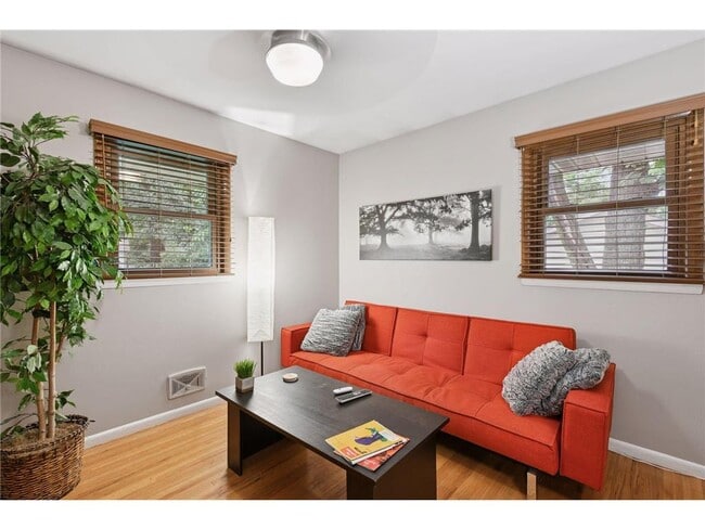 Building Photo - 4113 Beverly Ave
