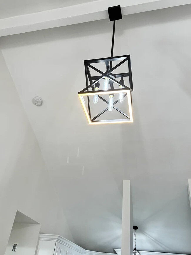 Building Photo - "Charming 1-Bedroom Retreat in Naperville - Perfect for Comfortable Living!"