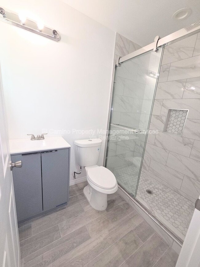 Building Photo - 4064 E 60th St