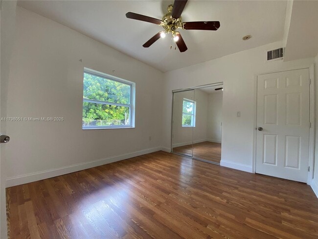 Building Photo - 479 NE 129th St