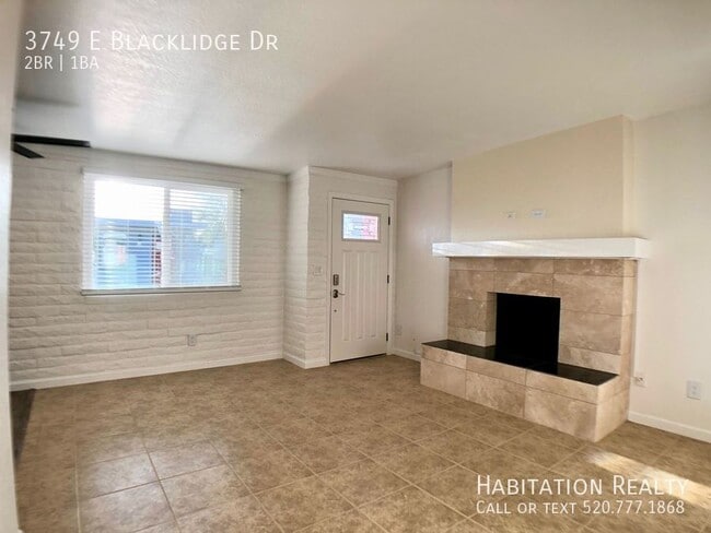 Building Photo - 3749 E Blacklidge Dr