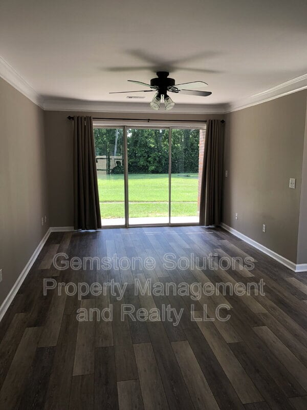 Building Photo - 1208 Granville Rd