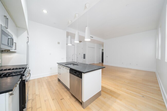 Building Photo - 4 Beacon Way
