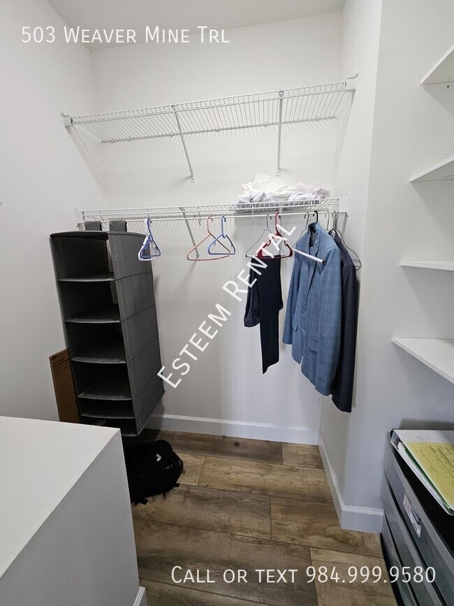 Building Photo - 503 Weaver Mine Trail