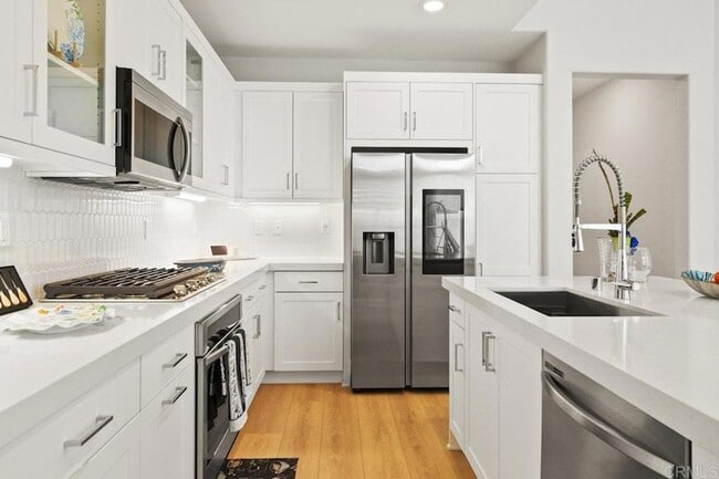 Building Photo - 12639 Elizabeth Wy