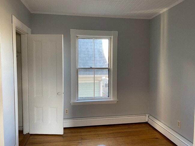 Building Photo - 204 Banks St