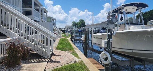 Building Photo - 5215 Coquina Key Dr SE
