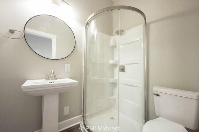 Building Photo - "Spacious 4-Bedroom Haven in Indianapolis ...