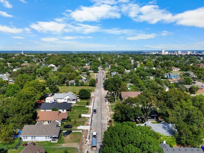 Building Photo - Available Now! Charming 2 Bed / 2 Bath Craftsman Home Near Downtown Waco