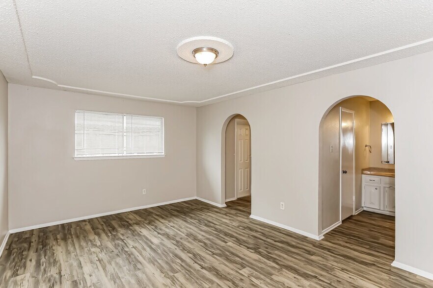 Building Photo - 2859 Hitson Ln