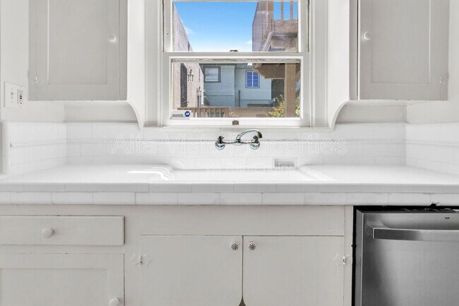 Building Photo - 301 Brookes Ave